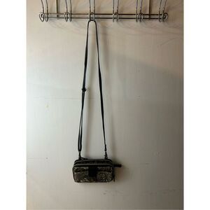 Sakroots crossbody wallet black gray flowers wristlet 4"x6"